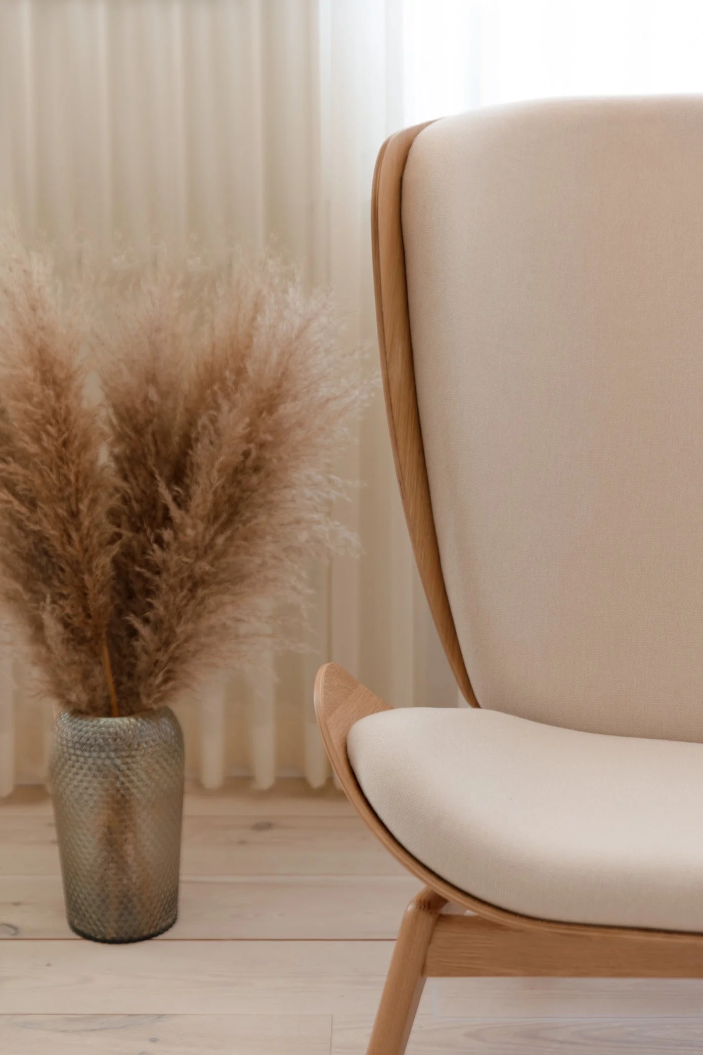 Umage 'The Reader' Armchair - Image 10